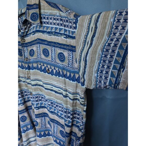 Lightweight 1990s Large Button Up Shirt with Rad Design - Picture 4 of 8